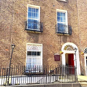 https://baggot-court-townhouse-guest-house.dublin-hotelsweb.com