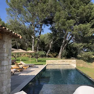 https://domaine-de-pierrouret.fr-provencehotel.com